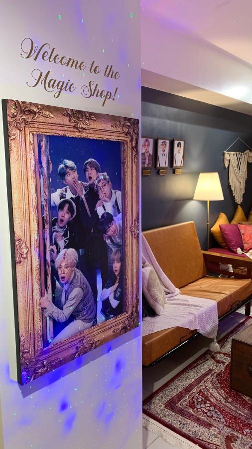 טגאיטאי The Room: Magic Shop מראה חיצוני תמונה